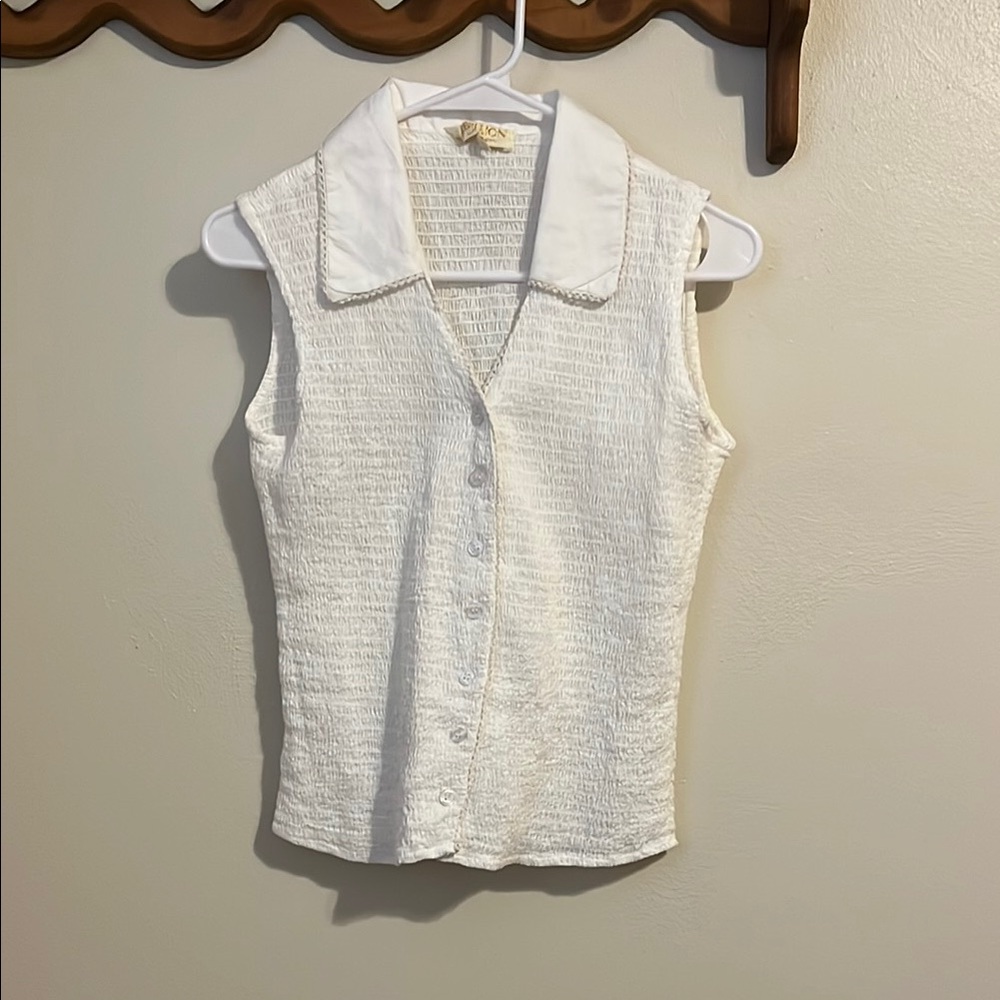 Women's White Sleeveless Top